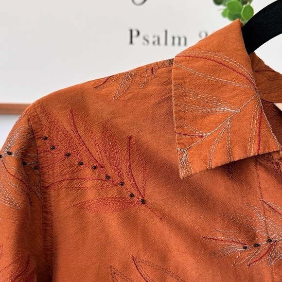 Super cute vintage 100% silk cropped long sleeve, beautiful embroidered detail - Picture 3 of 7